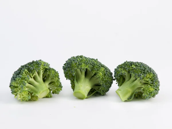 Broccoli isolerad på vitt — Stockfoto