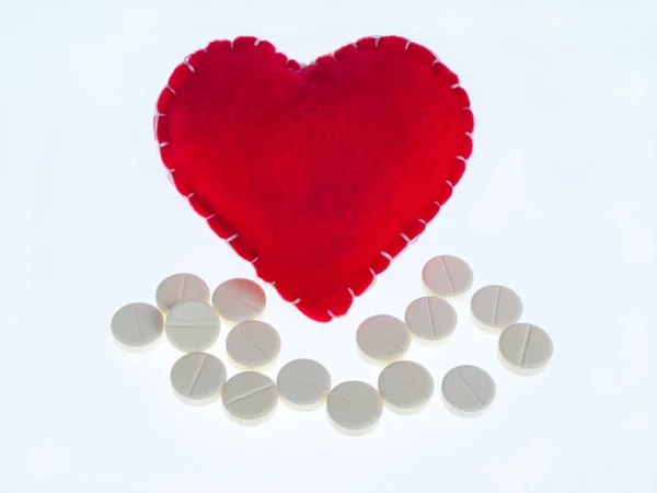 Corazón y pastillas — Foto de Stock