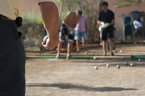 Sénior jogando petanca — Fotografia de Stock