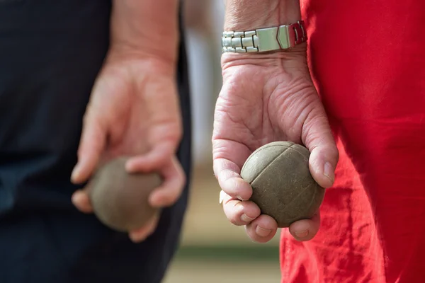 Senioren spielen Boule — Stockfoto