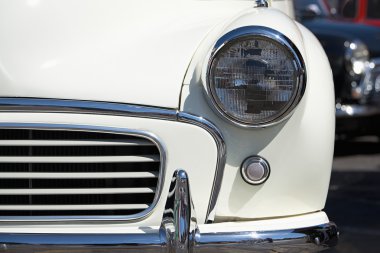 Eski model araba, kafa ışık yakın çekim