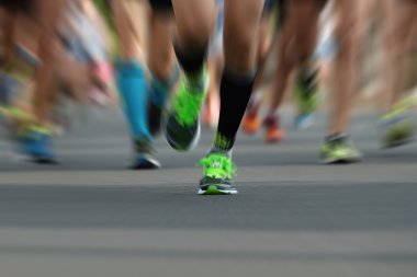 Maraton koşucular yarışta