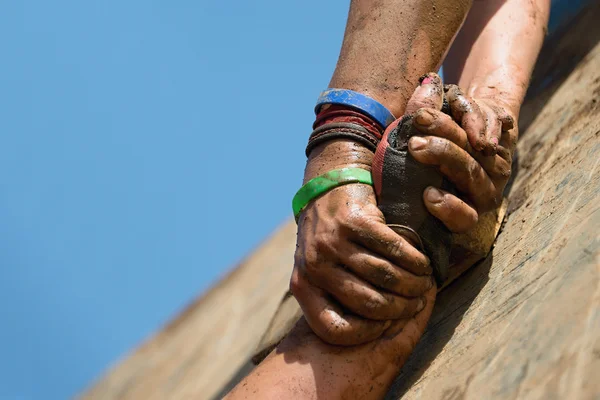 Mud race runners — Stock Photo, Image