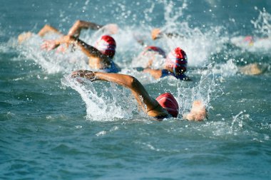 Yüzme wetsuit grup insanlar