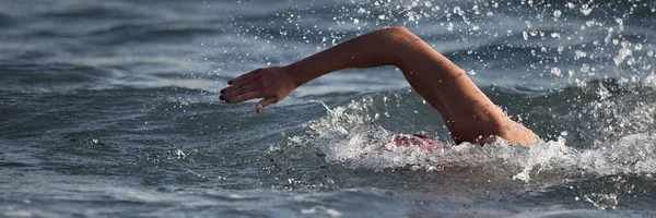 Arm Swimmer Athlete Swimming Ocean Competition Swimming Triathlon — Stock Photo, Image