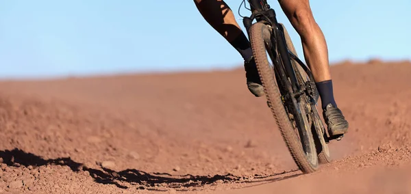 Montanha Motociclista Andar Bicicleta Trilha Única Corrida Bicicleta Montanha — Fotografia de Stock