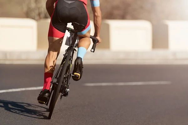 Rowerem Drogowym Rowerzysta Kolarstwo Sportowiec Rowerze Wyścigowym — Zdjęcie stockowe