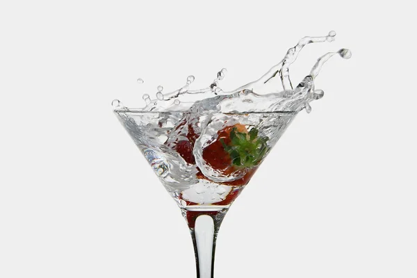 Immagine della bevanda cocktail alla fragola con spruzzi — Foto Stock
