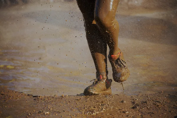 Corredores de corrida de lama — Fotografia de Stock