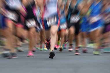 Maraton koşucular yarışta, soyut