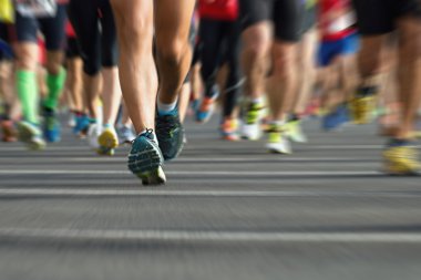 Maraton koşucular yarışta, soyut