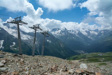 Teleferik Moussa Achitara Dağı'nda en iyi istasyon için yatak.