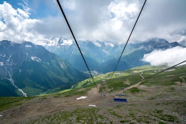 Telesiyej dağ Moussa-Achitara, Dombay.