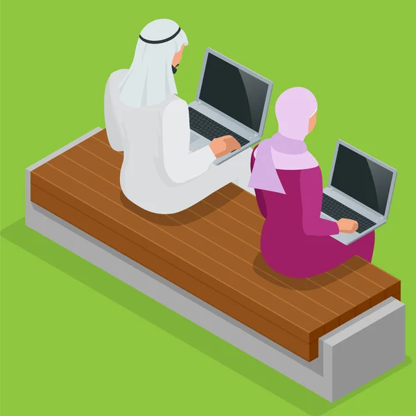 Homem de negócios árabe a trabalhar no Laptop. Mulher de negócios árabe hijab trabalhando em um laptop. Vector plana ilustração isométrica 3d . — Vetor de Stock