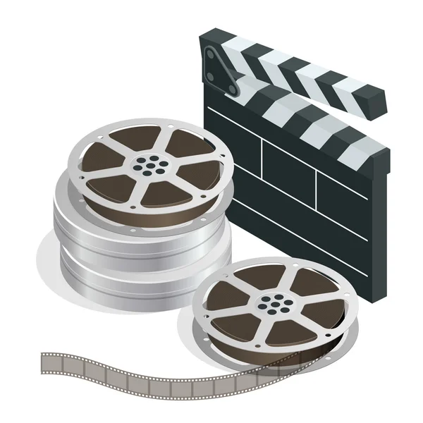 Cinema com discos de fita de filme em caixas e diretores palmas para fazer filmes. Ilustração vetorial isométrica plana 3d . — Vetor de Stock