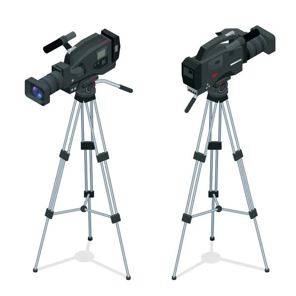 Caméra vidéo numérique professionnelle installée sur un trépied. Objectif de film. Illustration isométrique vectorielle 3D plate . — Image vectorielle