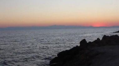 Gece deniz. Kıbrıs.