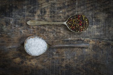 Kristal tuz ve biber - closeup