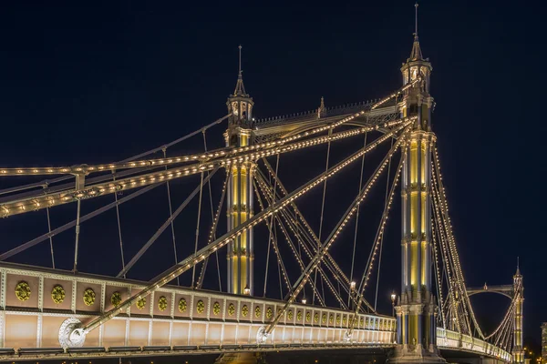 Albert bridge at night — Stock Photo, Image