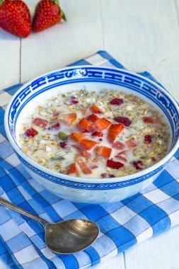 Süt, kabak ve taze meyve püresi