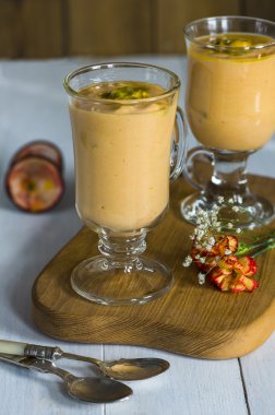 Yoğurt Tatlısı mango ve tutku meyve