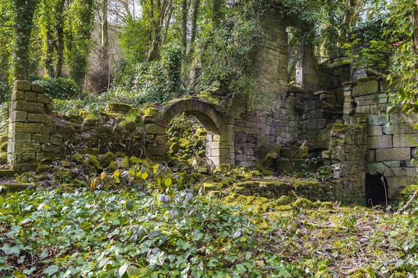 Antiguas ruinas en Lumsdale Valley — Foto de Stock