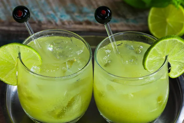 Eistee-Grüntee-Cocktail mit Tequila und Zitrone — Stockfoto