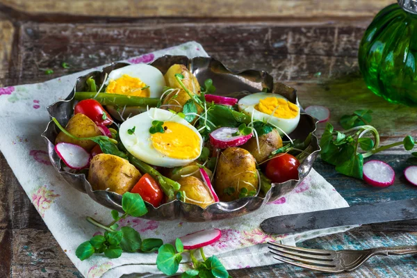 Potatis och ägg sallad — Stockfoto