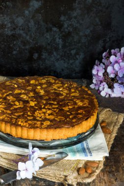 geleneksel bakewell tart
