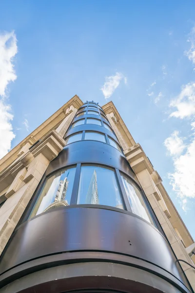 Uppåtgående bild av The Lloyd byggnad — Stockfoto