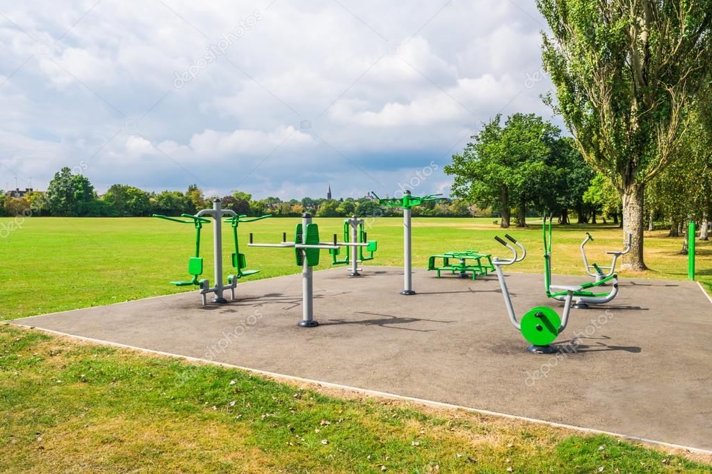 gimnasio aire libre en ingles