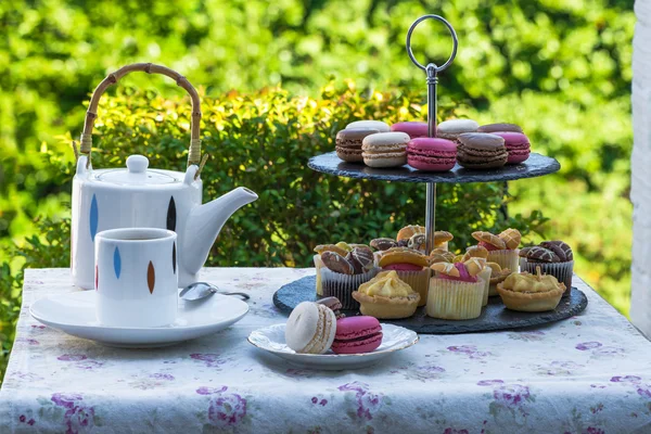 Afternoon tea in the garden — Stock Photo, Image