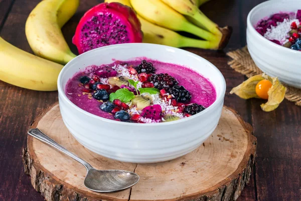 Pink Pitaya Smoothie Bowls Fruit Coconut Flakes Linseed Healthy Breakfast — Stock Photo, Image