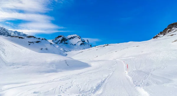 Paisagem Inverno Com Picos Cobertos Neve Vistos Primeira Montanha Nos — Fotografia de Stock