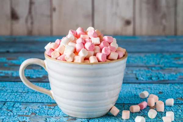 Colorful Mini Marshmallows Cup Table — Stock Photo, Image
