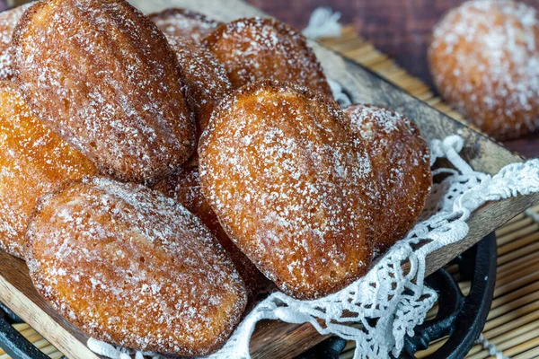 Traditional Madeleines Cakes Dusted Icing Sugar — Stock Photo, Image