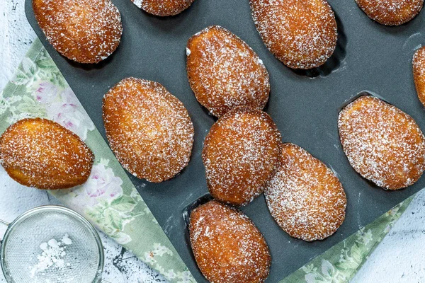 Traditional Madeleines Cakes Dusted Icing Sugar Overhead View — Stock Photo, Image
