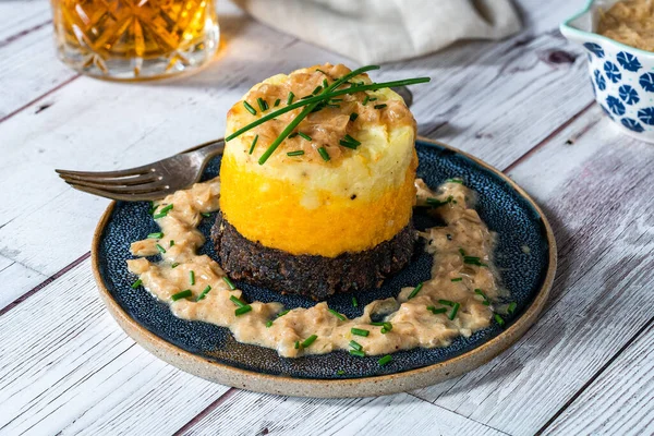 Haggis Neeps Und Tatties Stapeln Sich Haggis Mit Rüben Und — Stockfoto