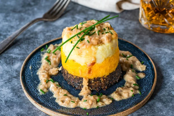 Haggis Neeps Und Tatties Stapeln Sich Haggis Mit Rüben Und — Stockfoto