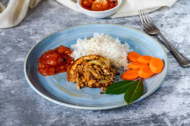 Bobotie - Yumurta bazlı sosla pişirilmiş Güney Afrika körili et