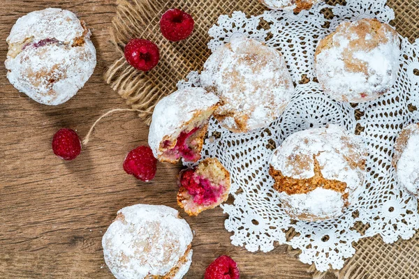 Raspberry Amaretti Koekjes Traditioneel Italiaans Dessert Bovenaanzicht — Stockfoto