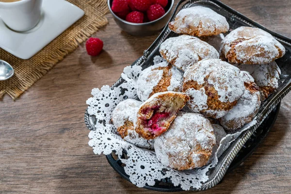 Raspberry Amaretti Biscuits Traditional Italian Dessert High Angle View — Stock Photo, Image