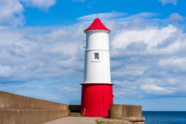 Berwick Deniz Feneri, Berwick-upon-Tweed, Northumberland İngiltere 'deki Tweed Nehri' nin ağzında.