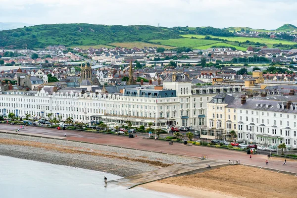 Llandudno Wales Juli 2021 Zicht Llandudno Gebogen Promenade Omzoomd Door — Stockfoto