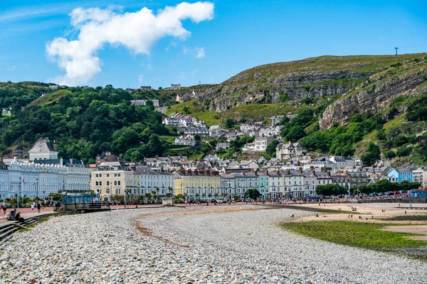 Llandudno Wales Julio 2021 Los Hoteles Bordean Paseo Marítimo Curvo — Foto de Stock