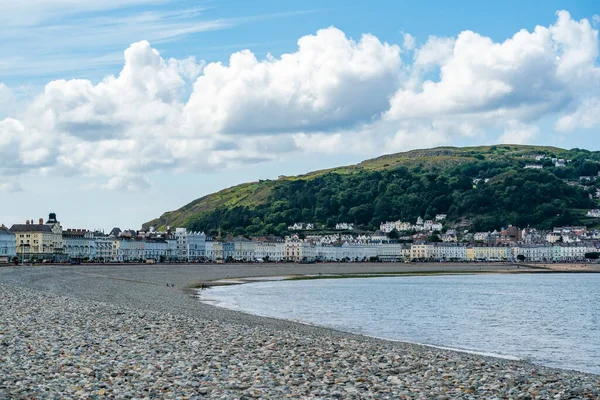 Llandudno Wales Juli 2021 Hotels Lijn Een Gebogen Llandudno Promenade — Stockfoto