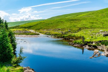Galler 'in güzel kırsal manzarası Elan Vadisi, Powys, Galler
