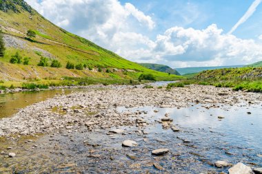 Galler 'in güzel kırsal manzarası Elan Vadisi, Powys, Galler