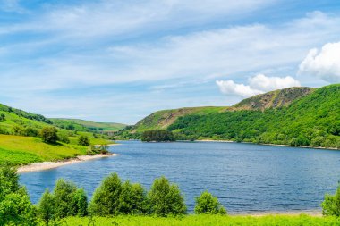 Elan Vadisi, Powys, Galler 'deki Pen-y-garreg Rezervuar ve Baraj.
