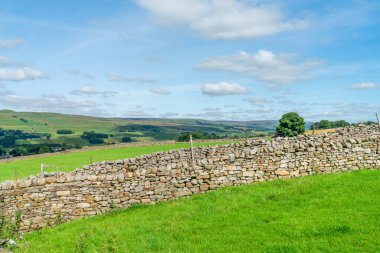 Hawes, North Yorkshire, İngiltere çevresindeki Yorkshire Dales kırsalında güzel bir manzara.
